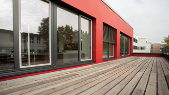 De hoogwaardige proCoverTec-oppervlakken maken een harmonieus afgestemd raam- en gevelontwerp mogelijk. | © profine