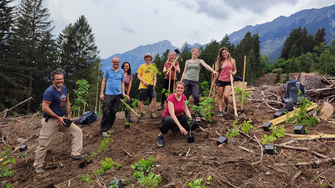 Ein Arbeitsschwerpunkt ist Forschungsarbeit zum Thema „Bergwald im Klimawandel“. | © Naturpark Karwendel / Anton Heufelder