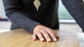 Bluefin Terra-Diamond overtuigt niet alleen door zijn duurzaamheid, maar ook door zijn hoge oppervlaktekwaliteit. Het product komt perfect tot zijn recht op een grote verscheidenheid aan houtsoorten en verschaft een aangenaam gevoel. | © ADLER