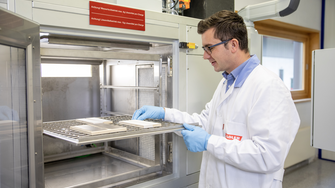 Duurzame coatings hebben ook een groot besparingspotentieel tijdens het proces van aanbrengen, denk maar aan het drogen. | © ADLER
