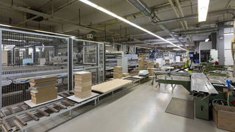 Villeroy & Boch gaat bij de productie voor een doordachte combinatie van geautomatiseerde en handmatige werkprocessen. | © Villeroy & Boch/Erika Mayer