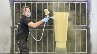 Naast vele andere voordelen profiteert het bedrijf bij het coaten ook van de overstap naar de watergedragen lak Polycolor 2K SQ met het Cradle to Cradle-certificaat. | © Nieuwkoop Europe                                      