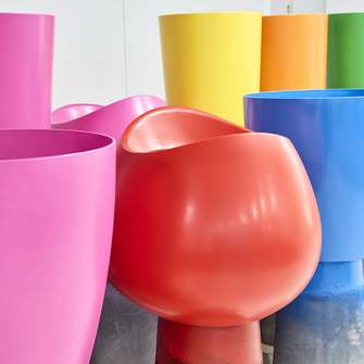 Creatieve vormen, kleurrijke vormen: bij Nieuwkoop Europe maakt de plantenbak deel uit van het interieur. | © Nieuwkoop Europe                                      
