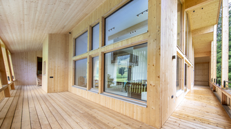 Aquawood Terra geeft houten ramen voor buiten een ongeëvenaard mat uiterlijk. | © REIFMUELLER