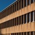 Een prachtige, matte houtlook, zoals bijvoorbeeld die van het Green Centre Immenstadt van F64 Architekten, kan worden bereikt met het nieuwe watergedragen ADLER Lignovit 3in1-Lasur. | © F64 Architekten PartGmbB / Rainer Retzlaff