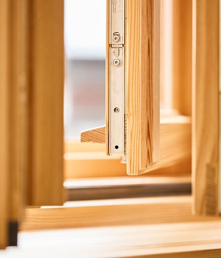 Drie raamvleugels voor een halleluja: zoveel nieuwigheden wachten de bezoekers op de ADLER-beursstand op de Fensterbau Frontale! | © Rieder Fenster / Andreas Langreiter